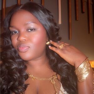 Meet your Posher, Aminat